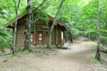 三頭山避難小屋
